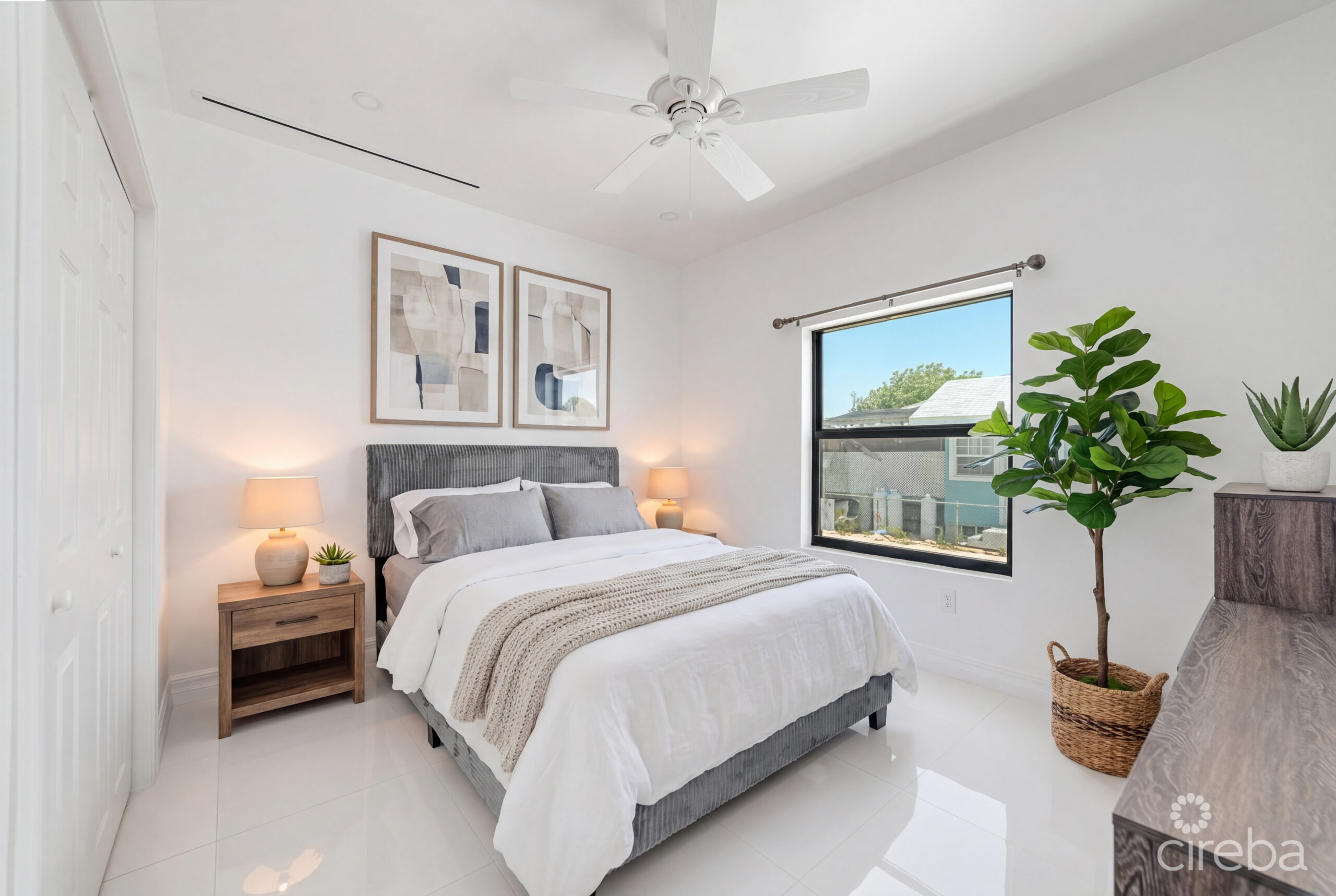 HYRE VIEW – 3 BED, 2 BATH DUPLEX