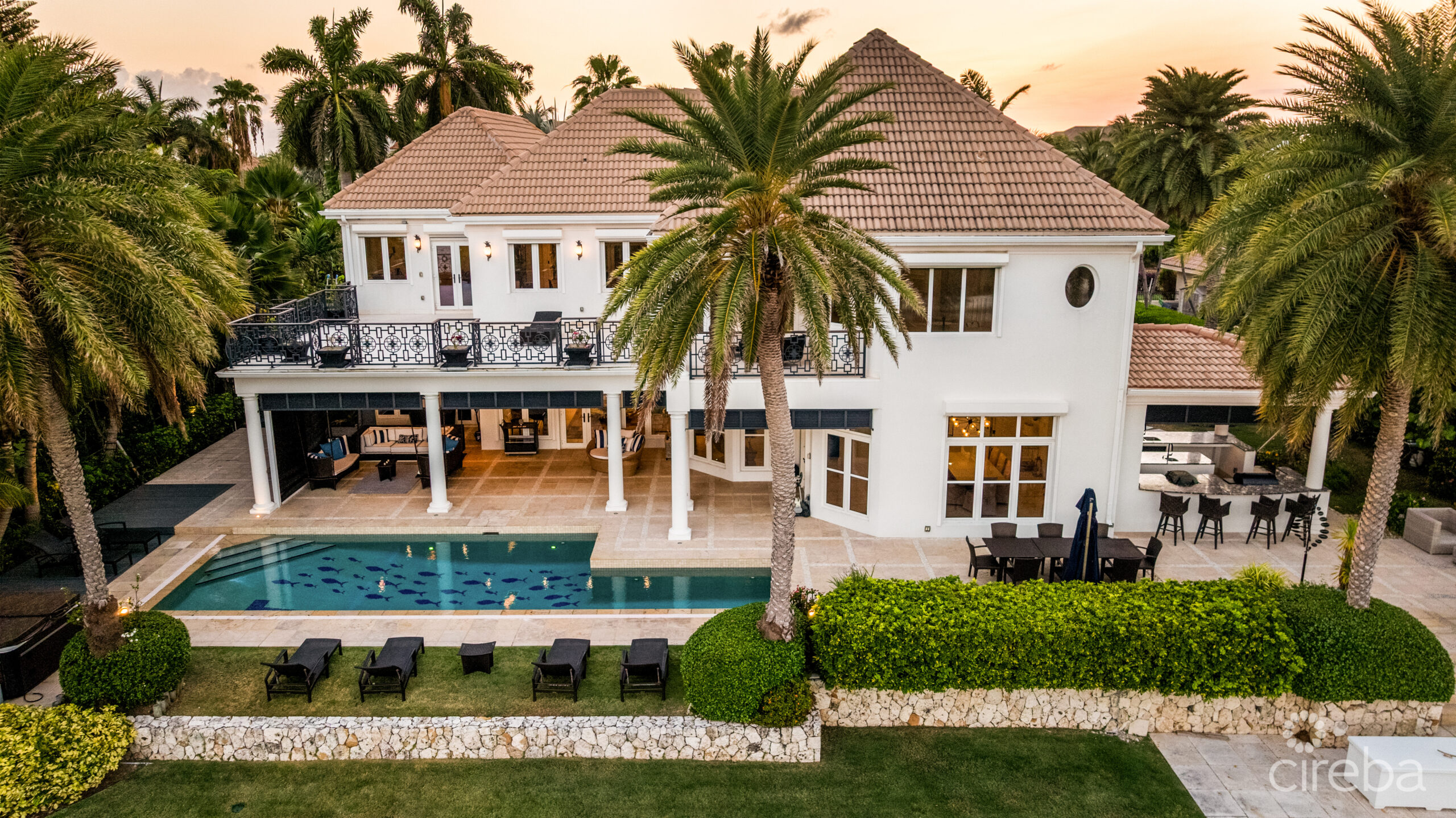 PINEAPPLE HOUSE, A VISTA DEL MAR ESTATE