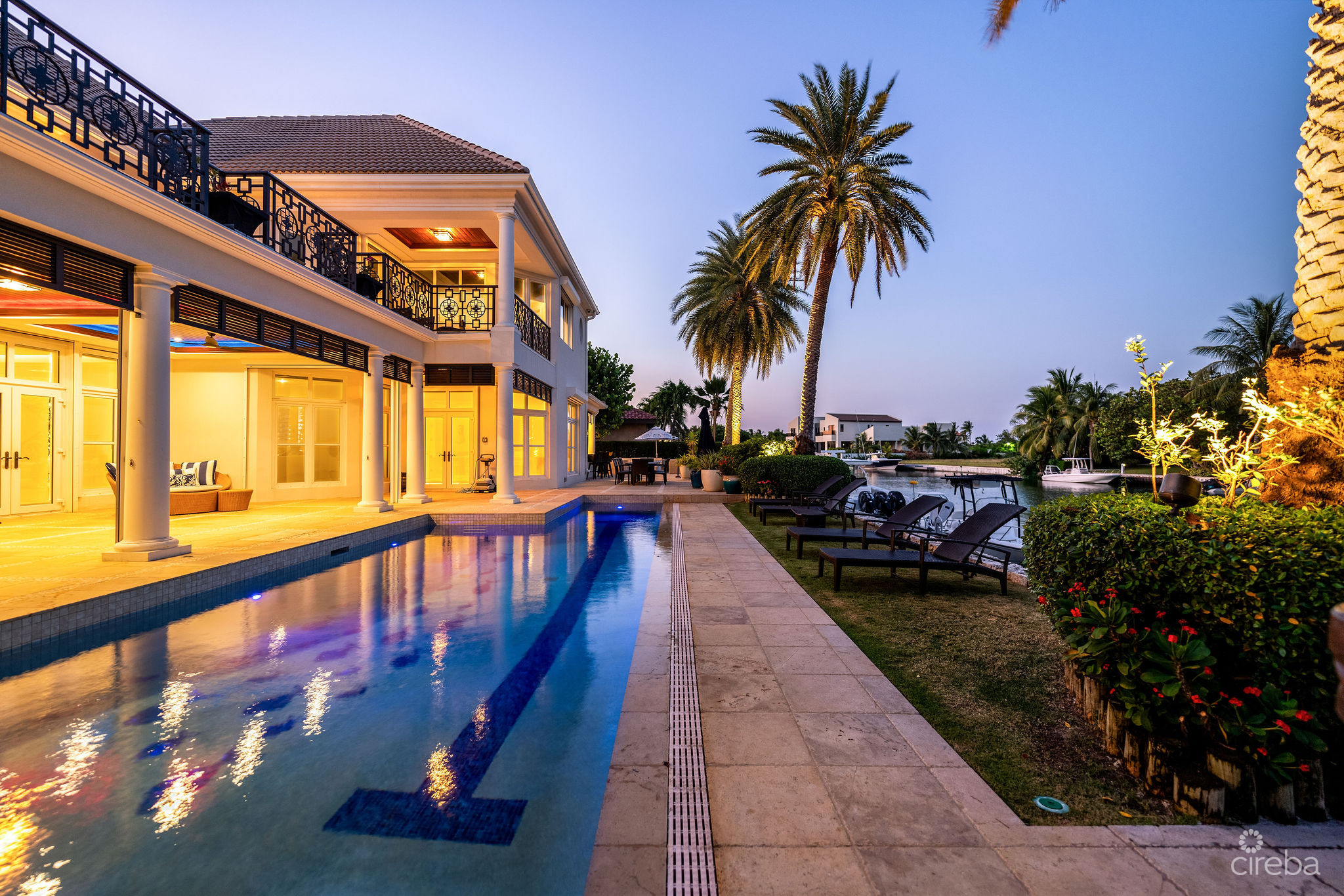 PINEAPPLE HOUSE, A VISTA DEL MAR ESTATE