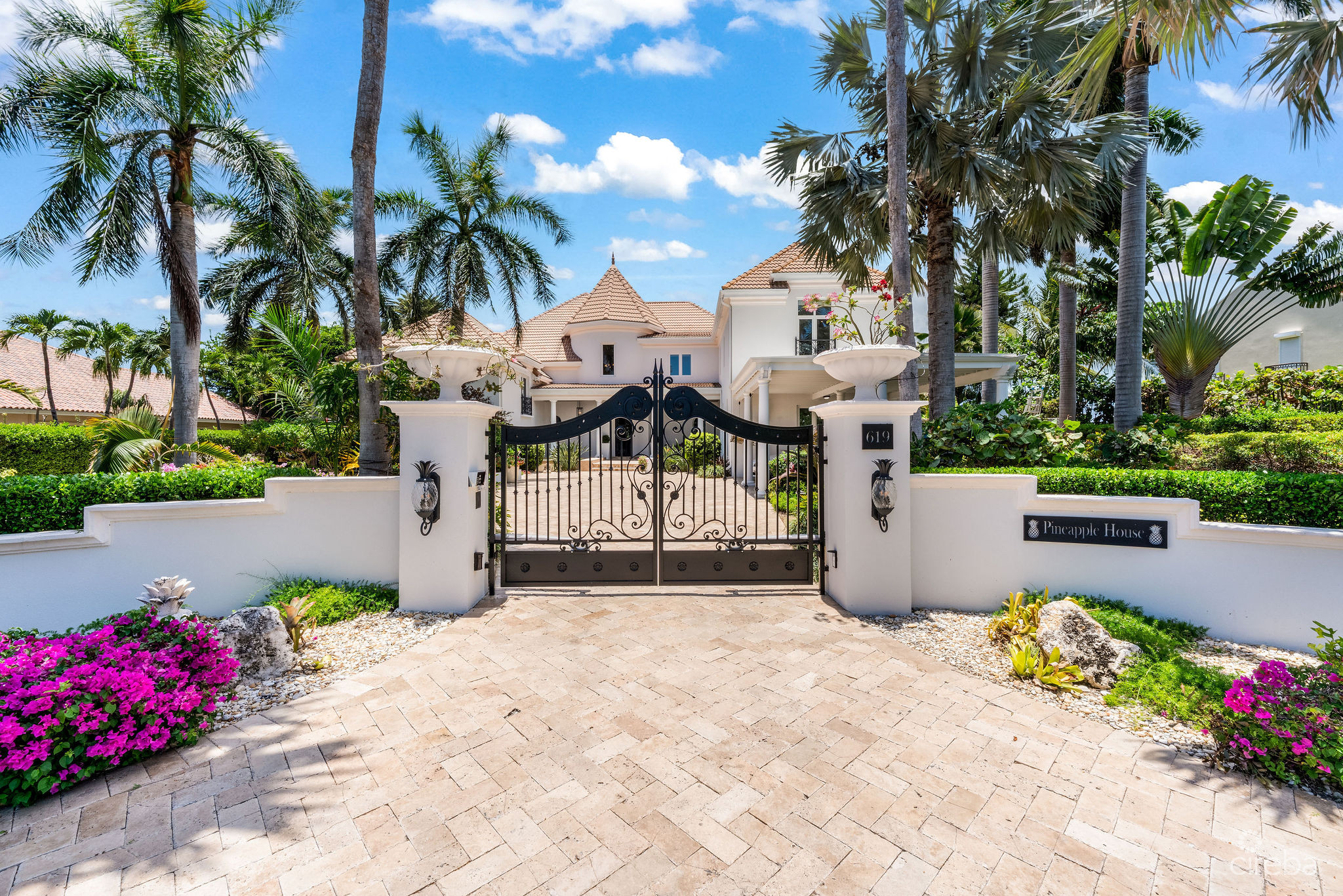 PINEAPPLE HOUSE, A VISTA DEL MAR ESTATE