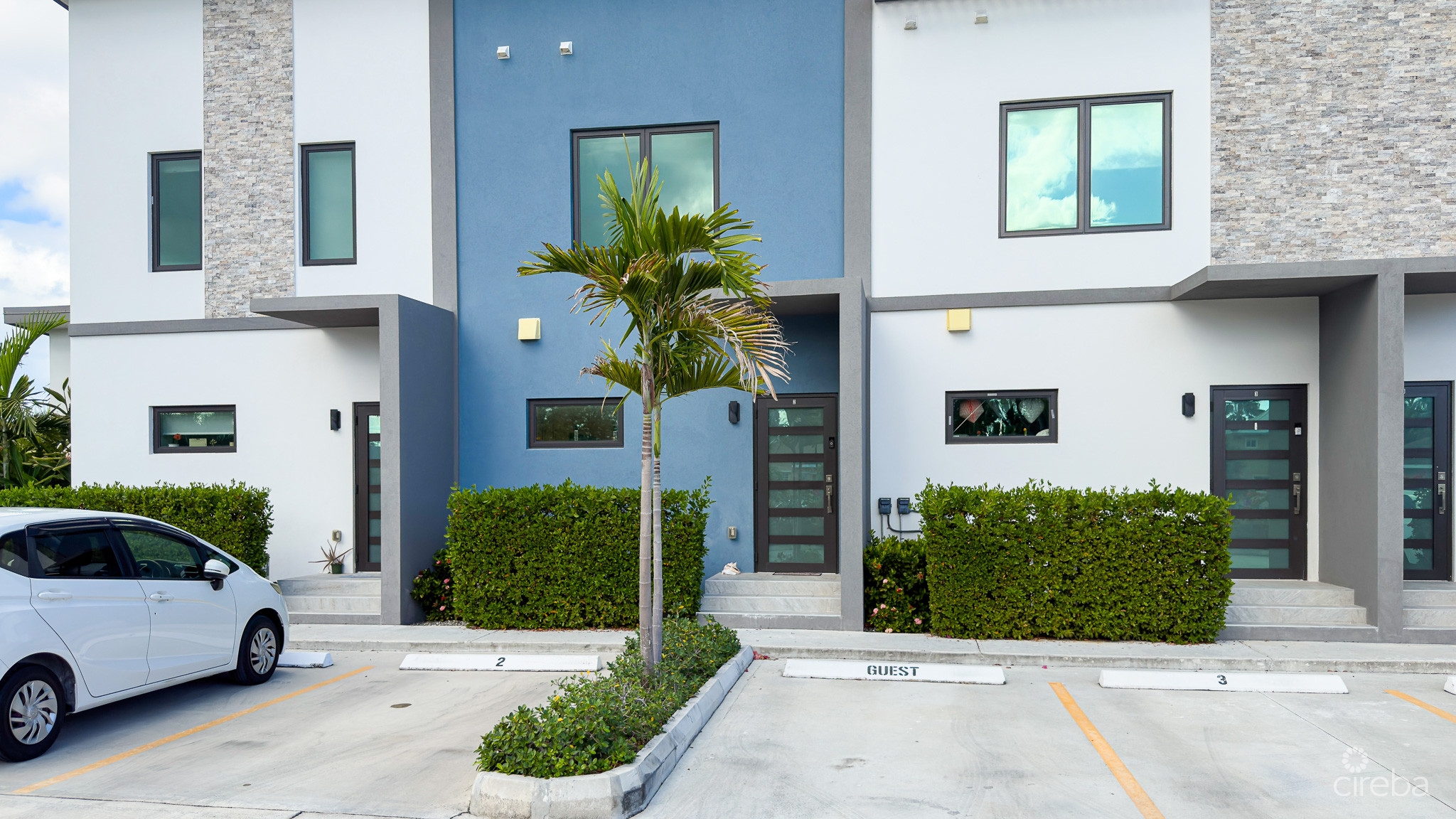 THE LAGOONS 2 BED WATERFRONT TOWNHOUSE