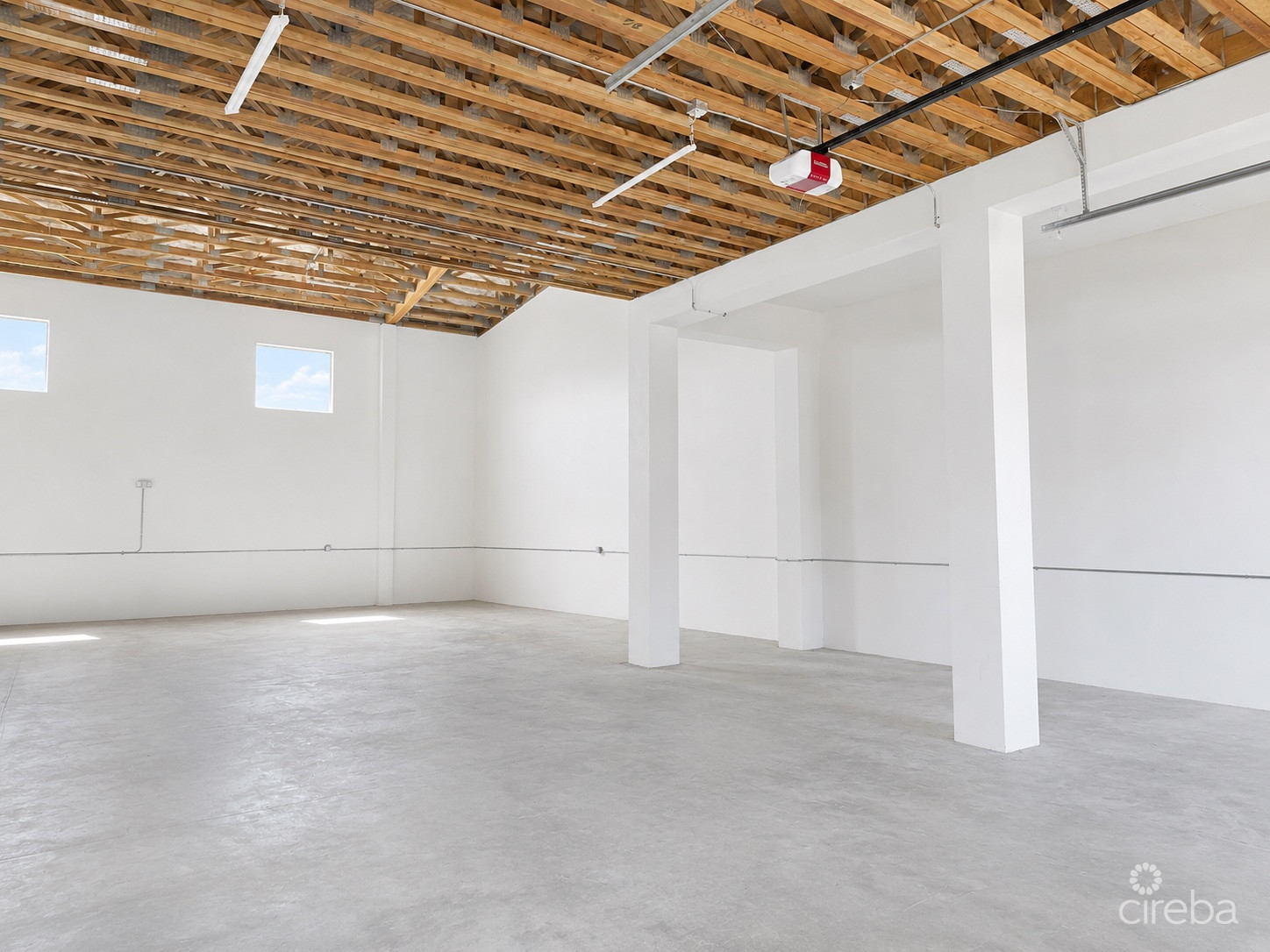 PRIME LOCATION – LEASED INVESTMENT WAREHOUSE