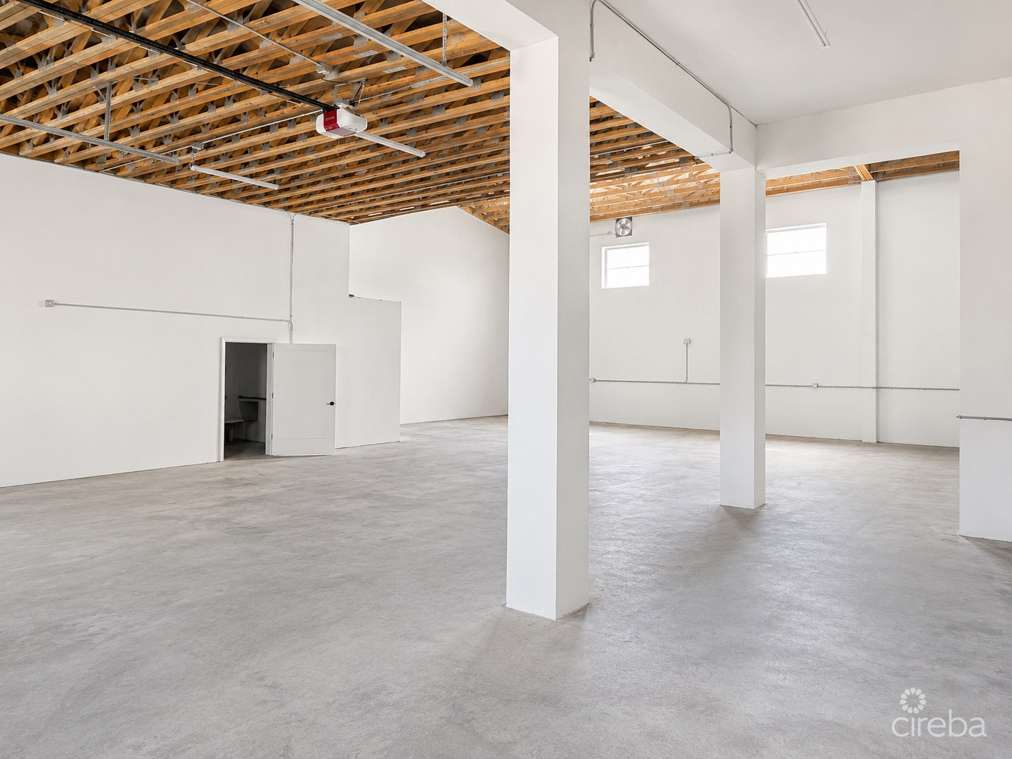 PRIME LOCATION – LEASED INVESTMENT WAREHOUSE