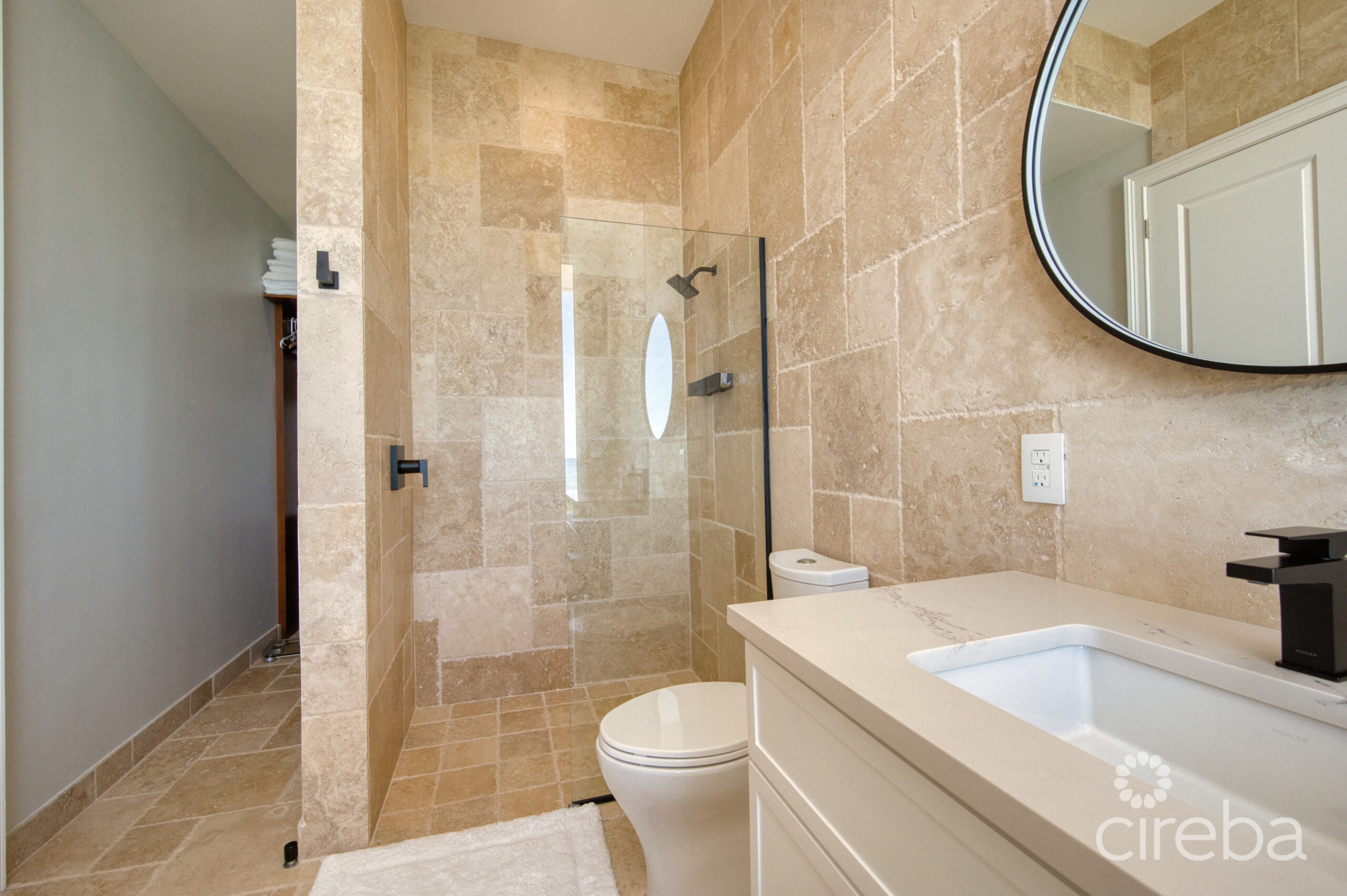 SEASIDE HIDEAWAY – FULLY RENOVATED BEACHFRONT GEM