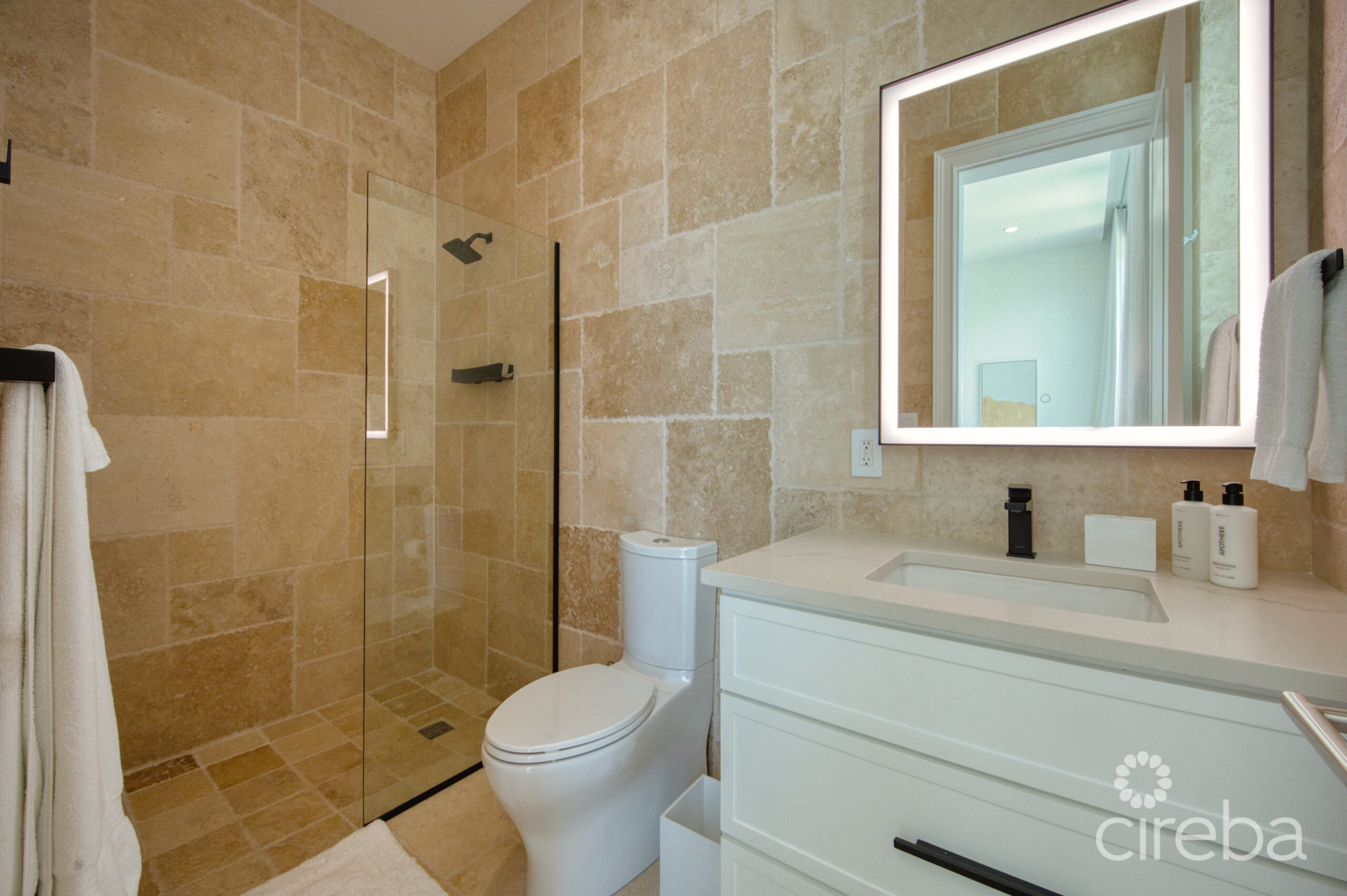 SEASIDE HIDEAWAY – FULLY RENOVATED BEACHFRONT GEM