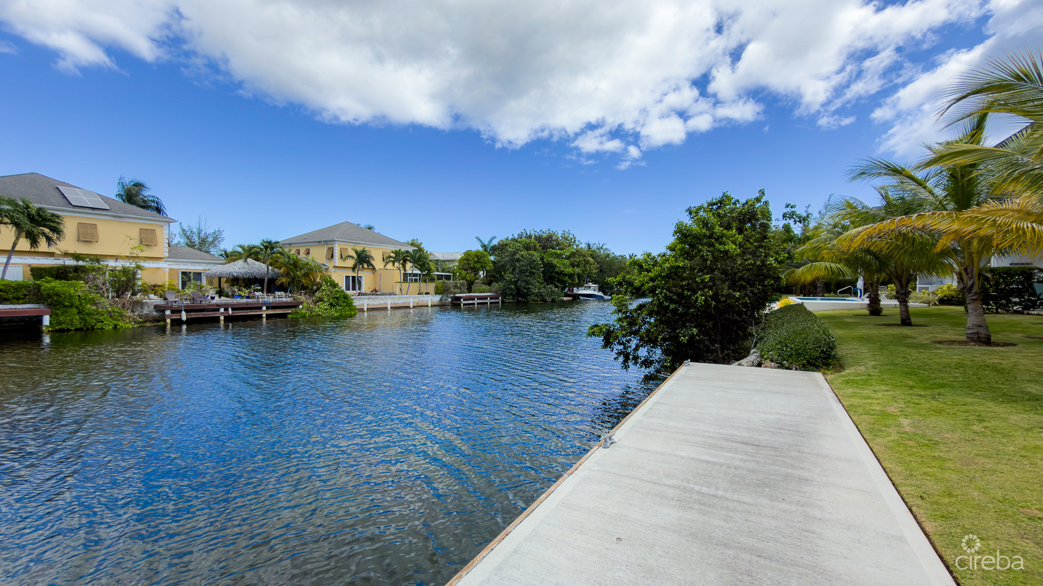THE LAGOONS 3 BED WATERFRONT TOWNHOUSE