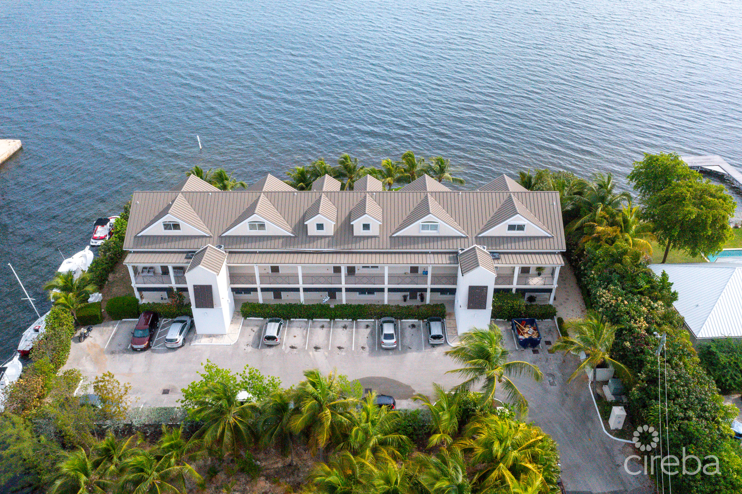 HARBOUR POINT OCEANFRONT 3 BED PLUS OFFICE