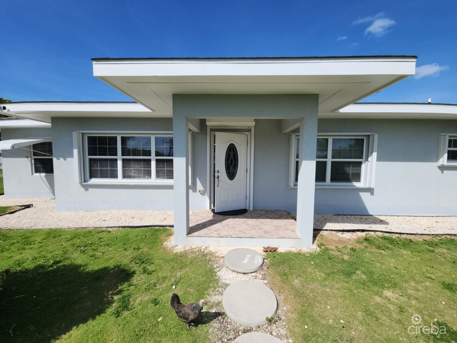 WATERVIEW HOME JUST OFF SMB CORRIDOR