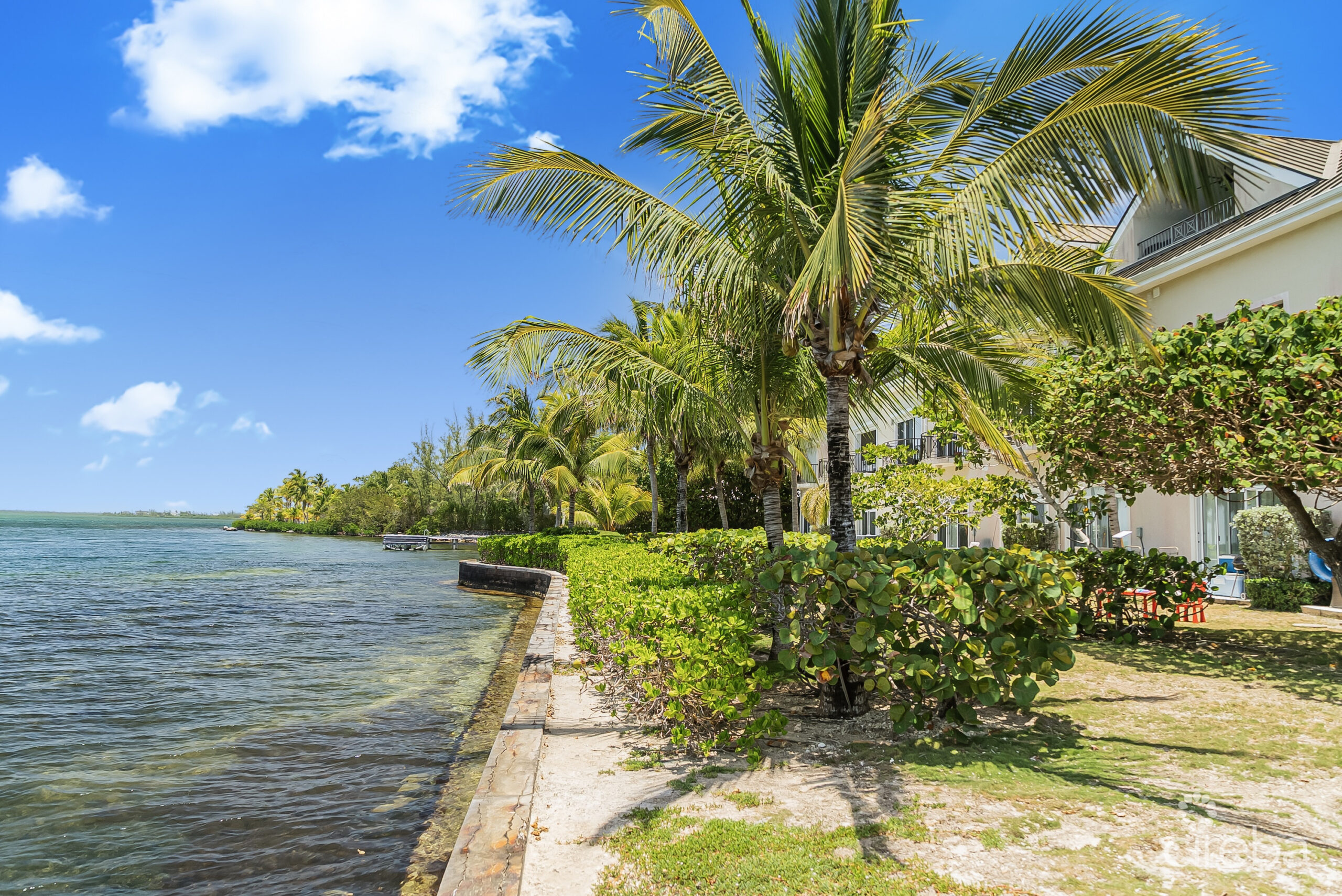 HARBOUR POINT OCEANFRONT 3 BED PLUS OFFICE