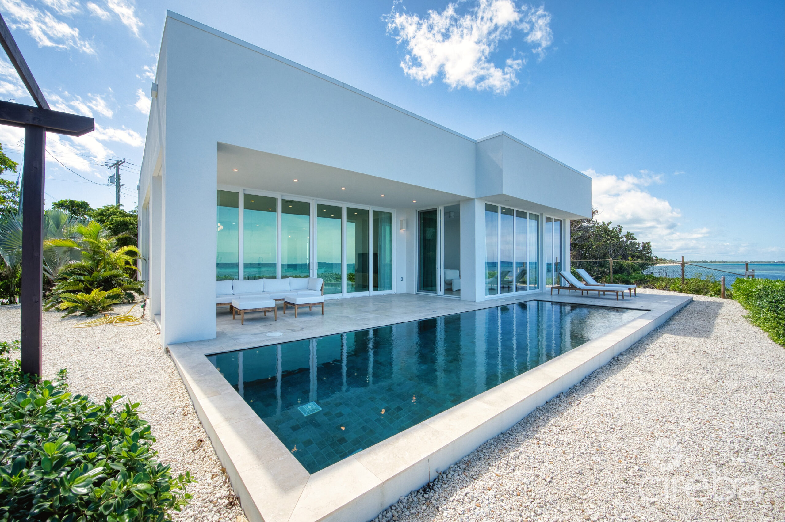 SEASIDE HIDEAWAY – FULLY RENOVATED BEACHFRONT GEM