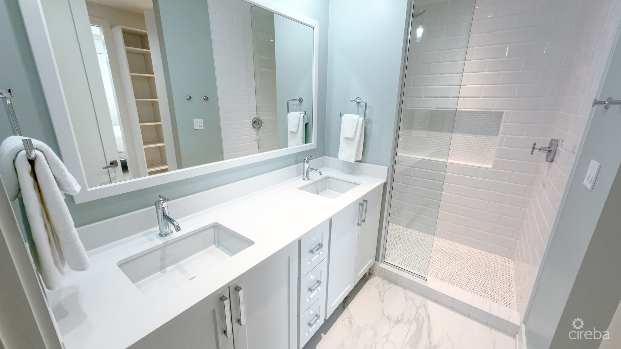 OLEA – 2 BED CORNER CONDO