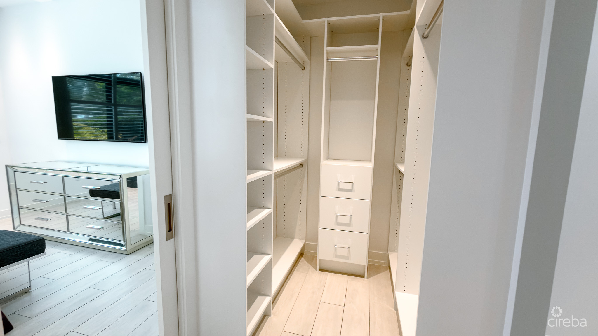 OLEA – 2 BED CORNER CONDO