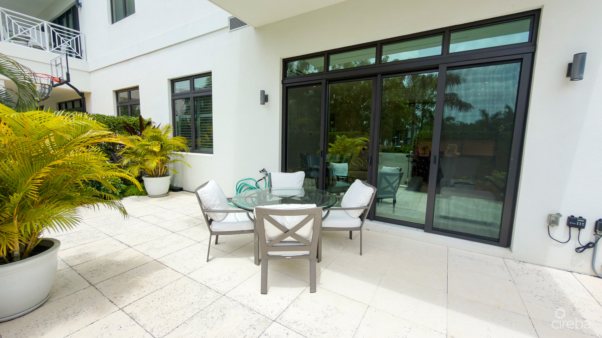 OLEA – 2 BED CORNER CONDO