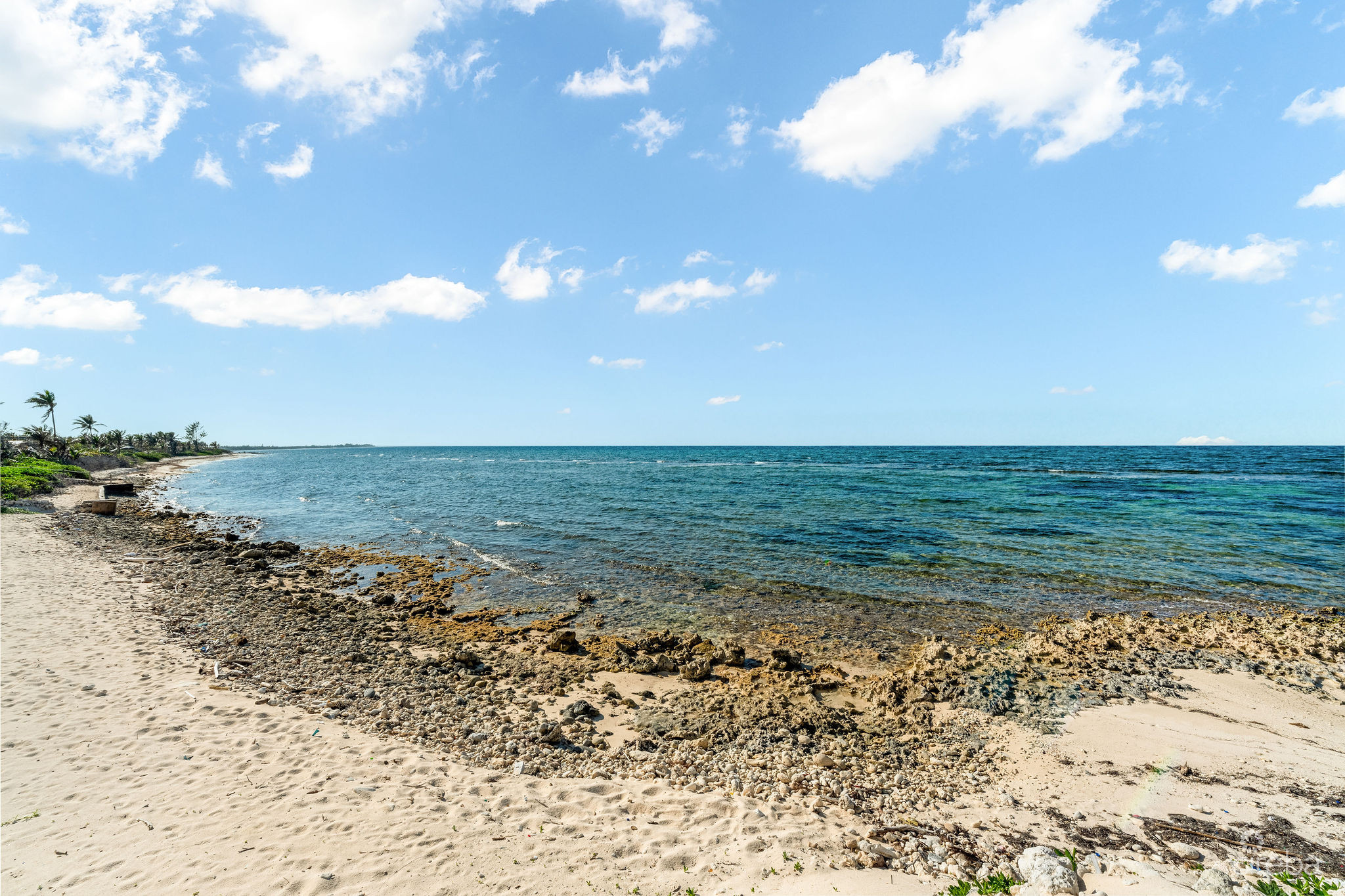 5 BED BEACH FRONT ESTATE – HALCYON POINT