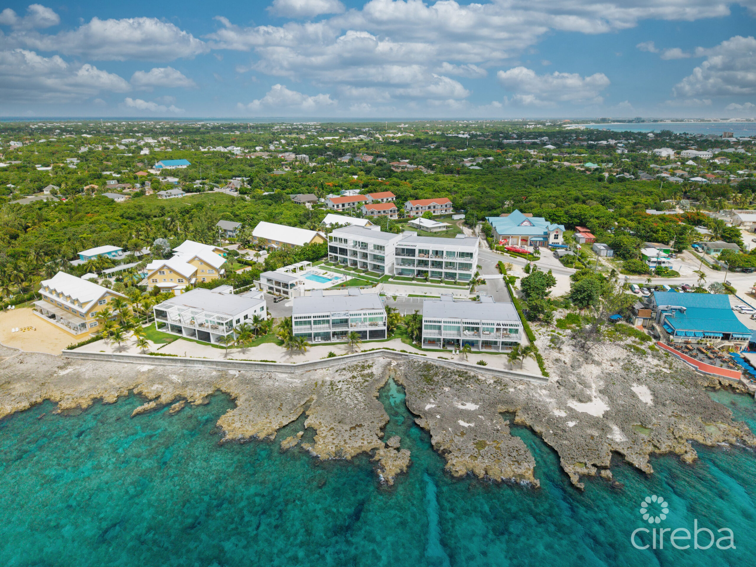 SUNSET POINT – BEAUTIFULLY UPGRADED 3 BED WITH PANORAMIC OCEAN VIEWS