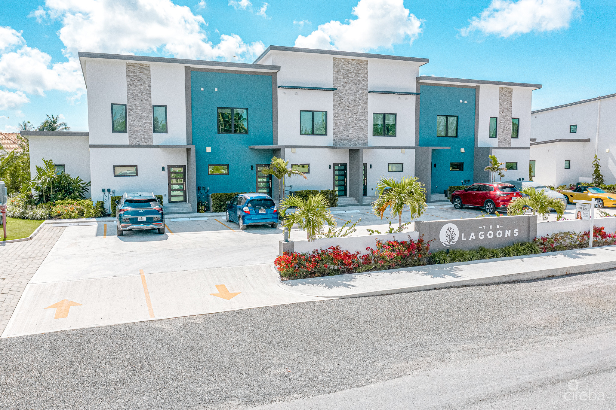THE LAGOONS 3 BED WATERFRONT TOWNHOUSE