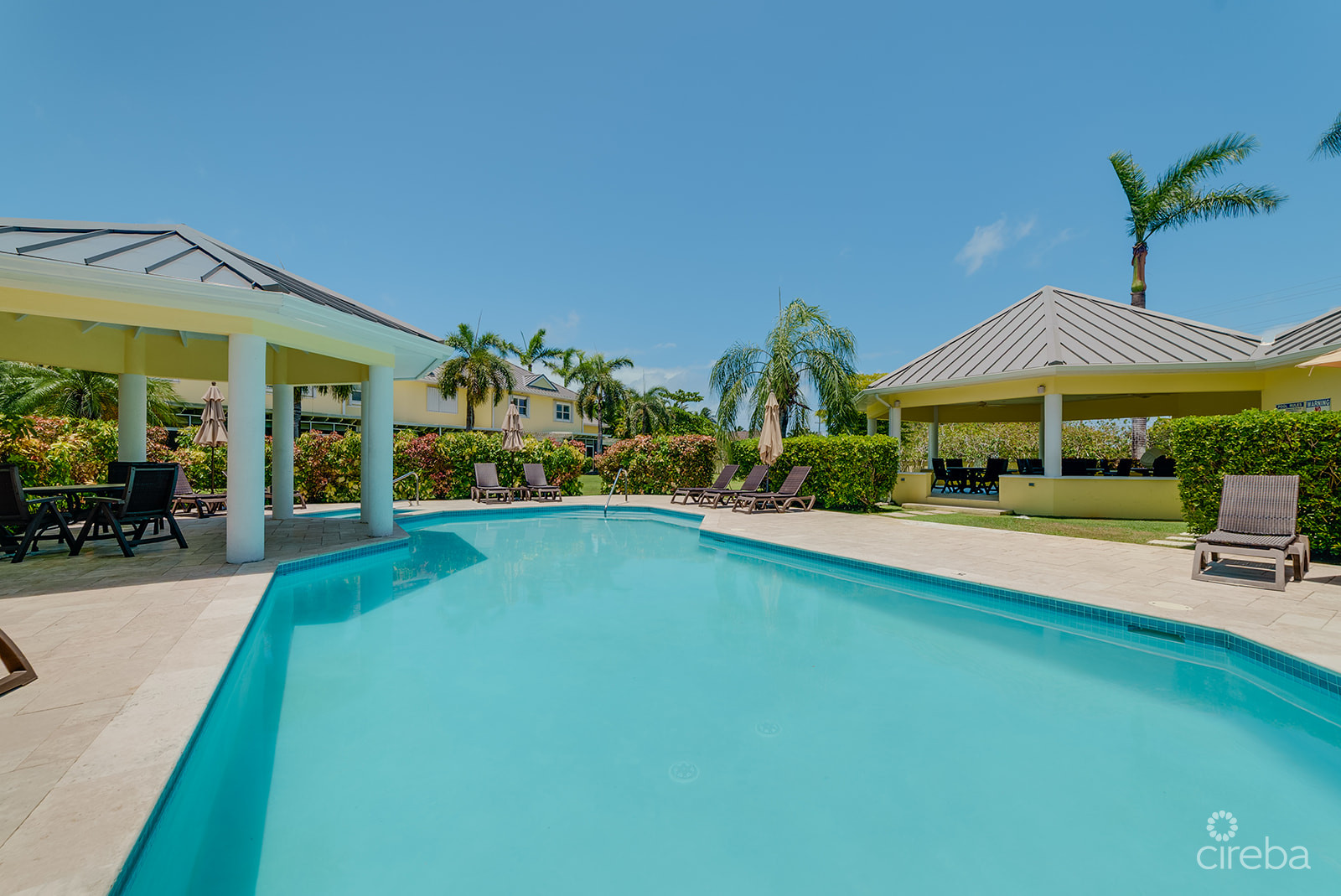 SPACIOUS 3 BED + DEN TOWNHOME AT L’AMBIENCE