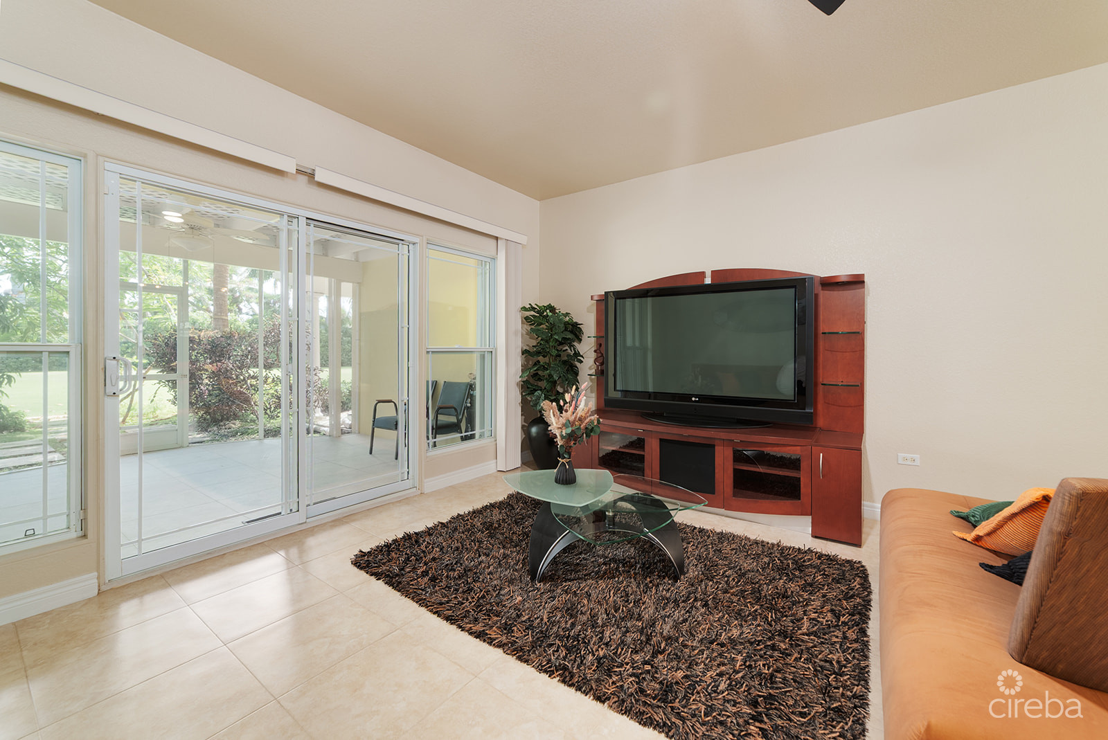 SPACIOUS 3 BED + DEN TOWNHOME AT L’AMBIENCE