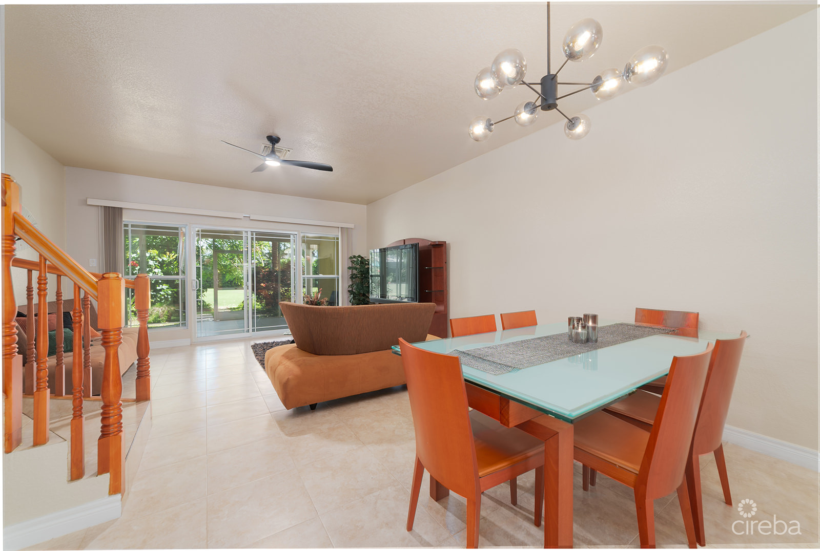 SPACIOUS 3 BED + DEN TOWNHOME AT L’AMBIENCE