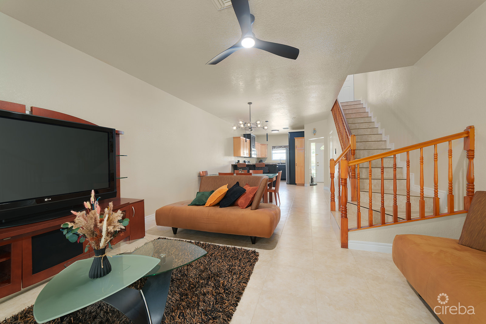 SPACIOUS 3 BED + DEN TOWNHOME AT L’AMBIENCE