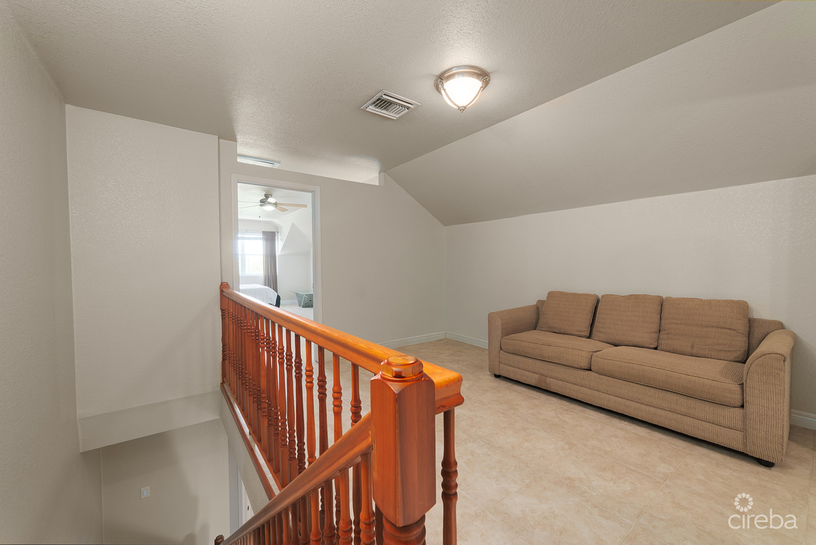 SPACIOUS 3 BED + DEN TOWNHOME AT L’AMBIENCE