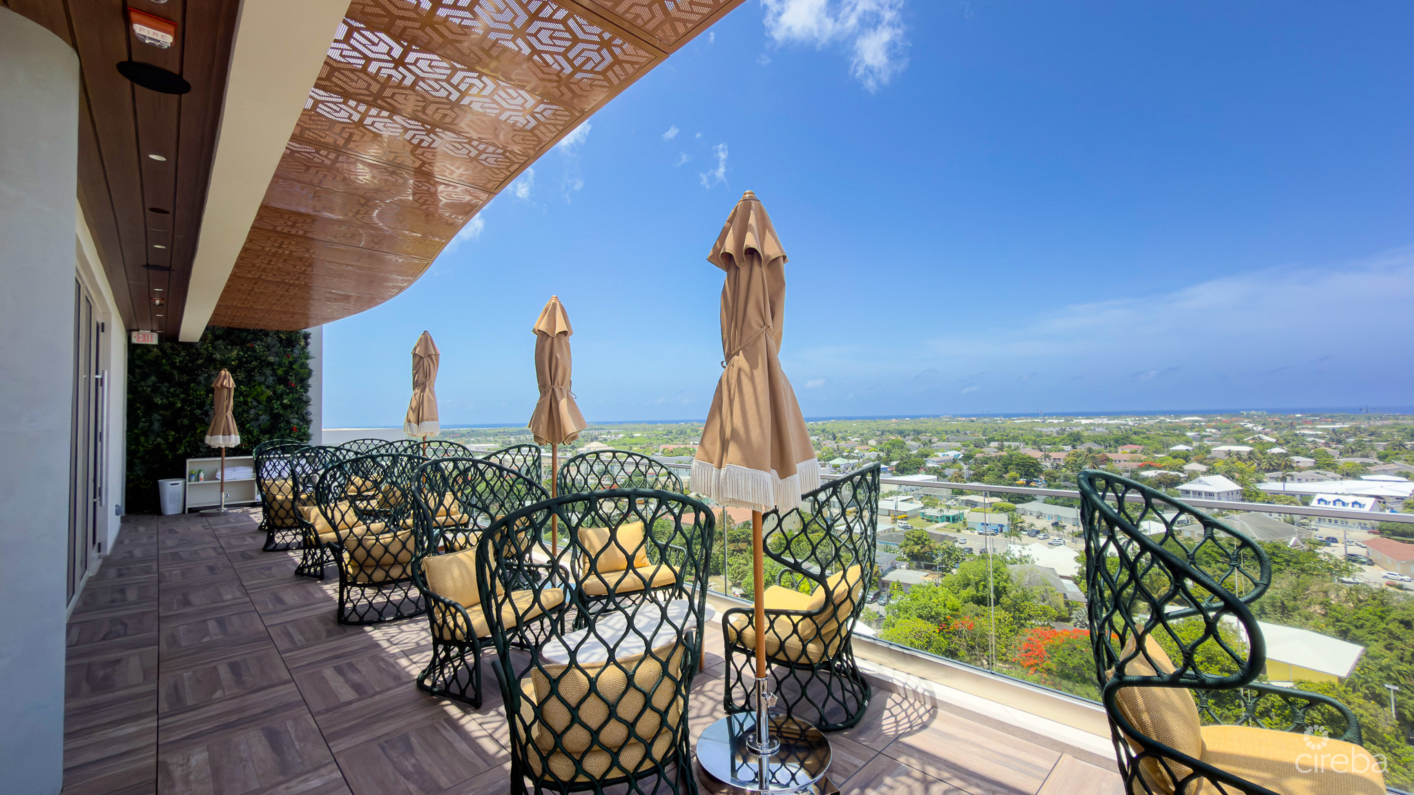 ONE GT – FURNISHED 2 BED WITH DEN