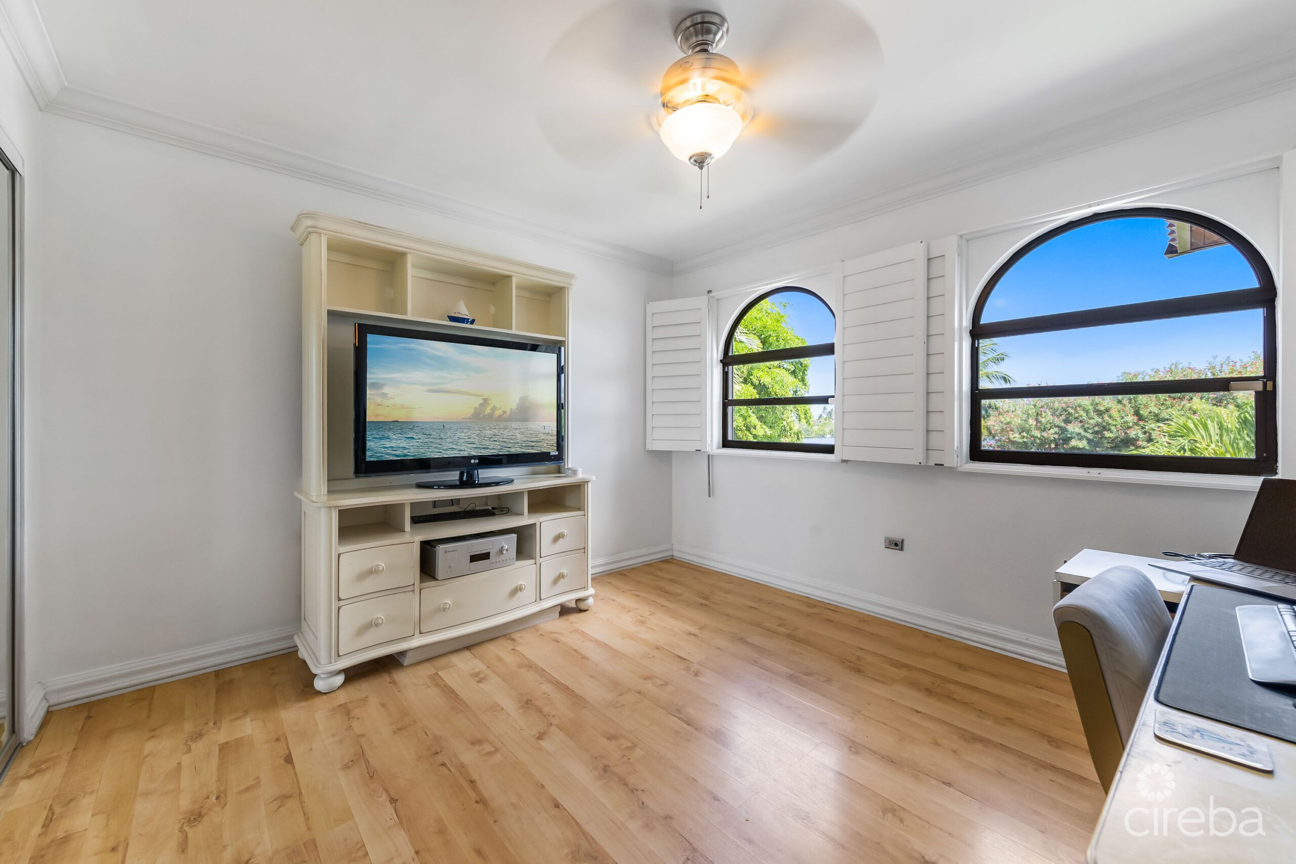 LIME TREE BAY UNIQUE 4 BED, 3.5 BATH WITH WATER VIEWS