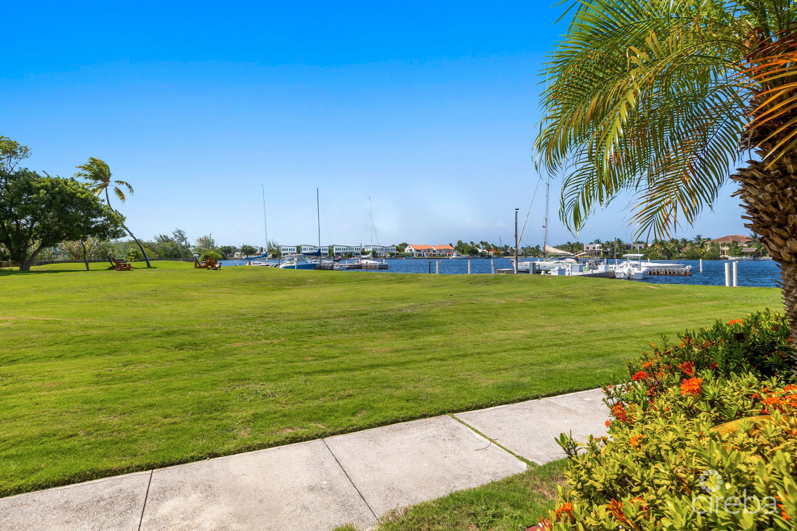 LIME TREE BAY UNIQUE 4 BED, 3.5 BATH WITH WATER VIEWS