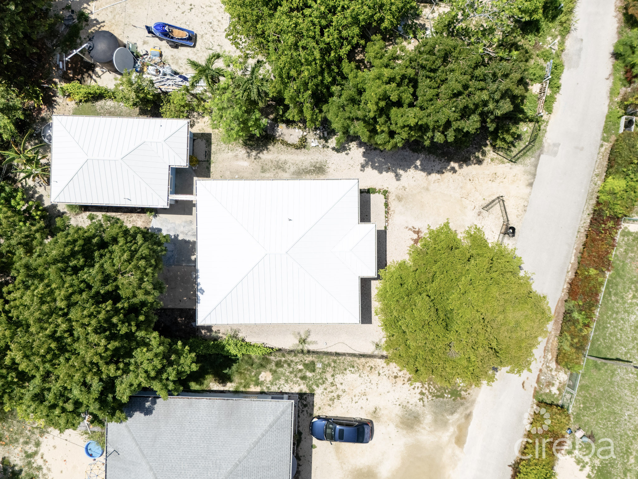 CAYMAN BRAC PIONEER LANE HOUSE AND COTTAGE