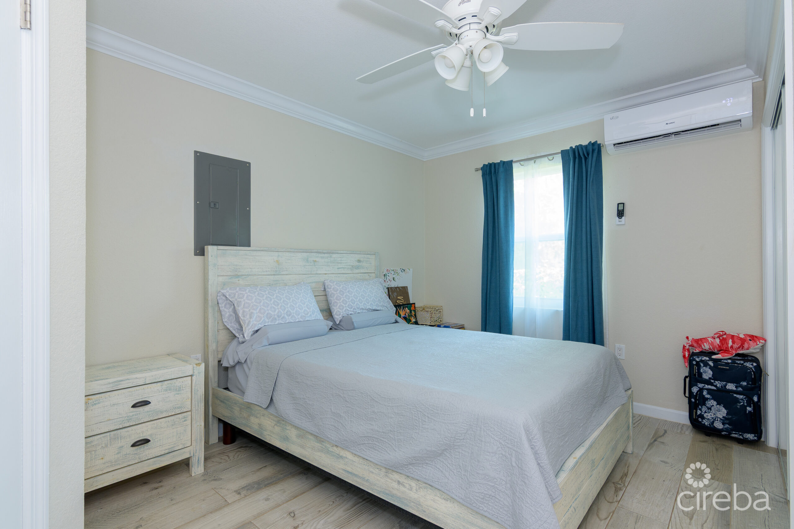 CAYMAN BRAC PIONEER LANE HOUSE AND COTTAGE