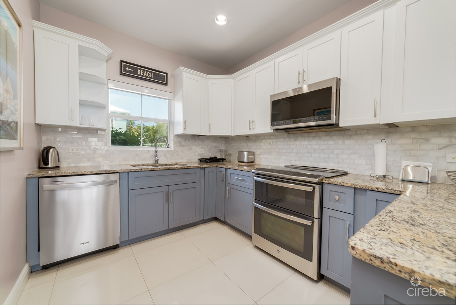 SNUG HARBOUR VILLAS #2 – OCEANFRONT TOWNHOME