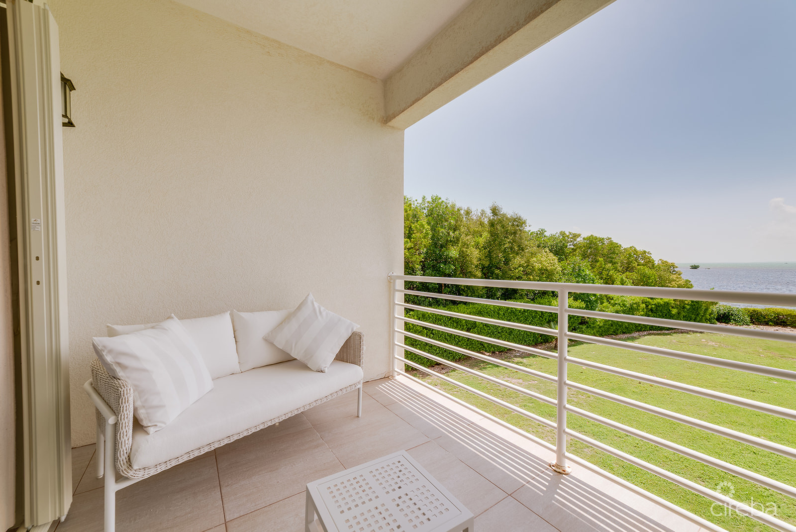 SNUG HARBOUR VILLAS #2 – OCEANFRONT TOWNHOME
