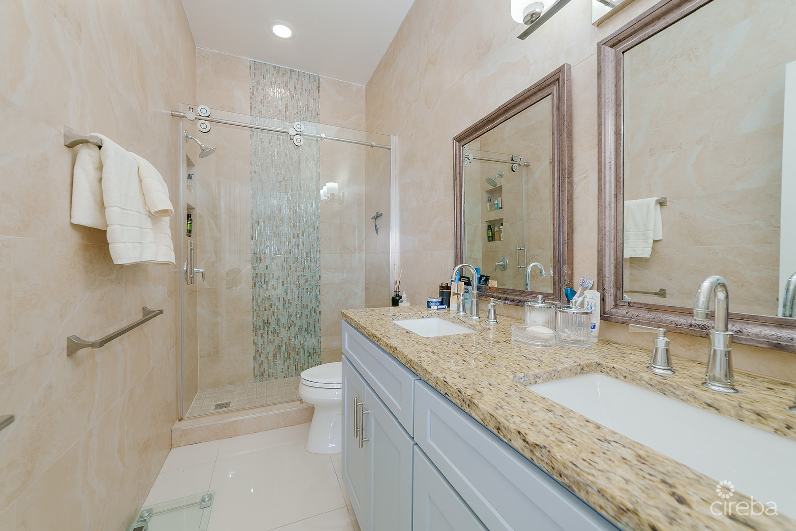 SNUG HARBOUR VILLAS #2 – OCEANFRONT TOWNHOME