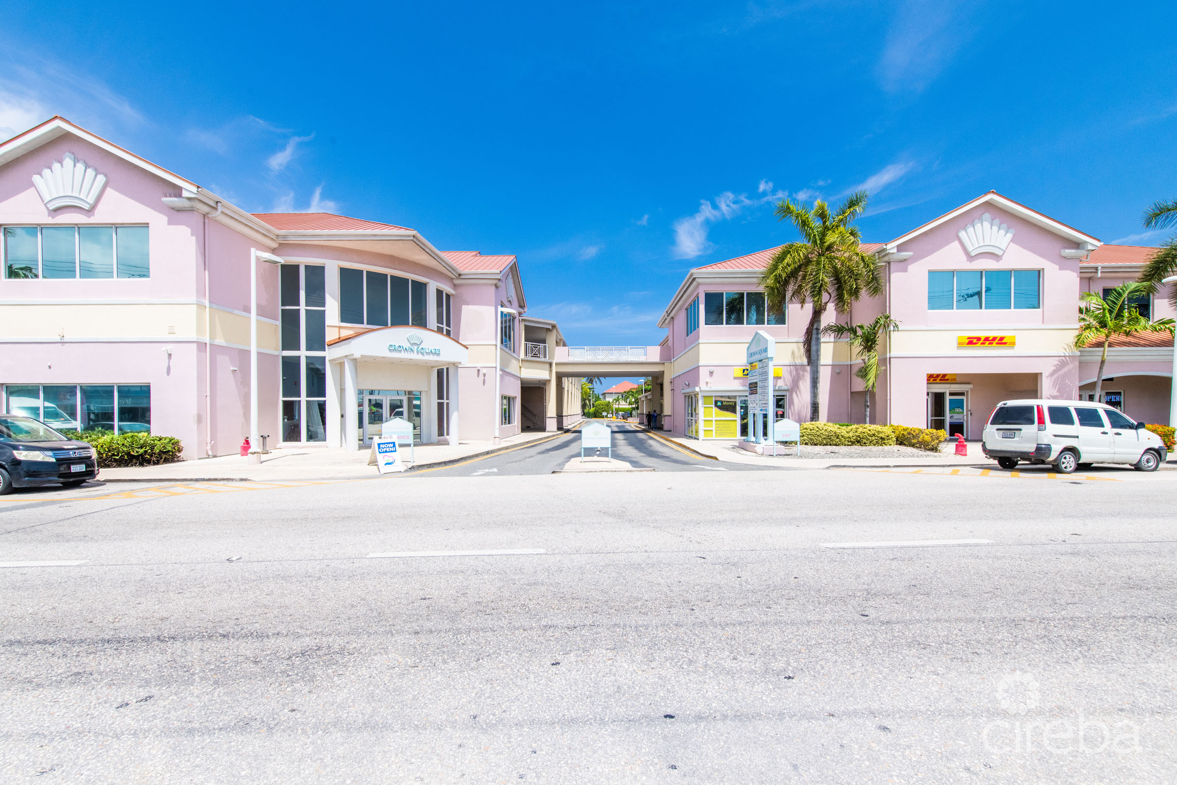 CROWN SQUARE | 16 UNIT COMMERCIAL INVESTMENT OPPORTUNITY