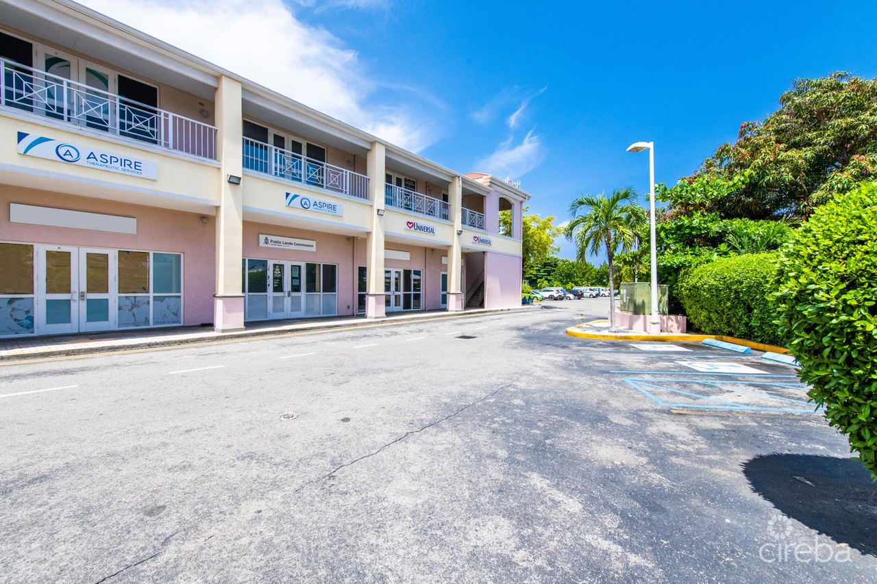 CROWN SQUARE | 16 UNIT COMMERCIAL INVESTMENT OPPORTUNITY
