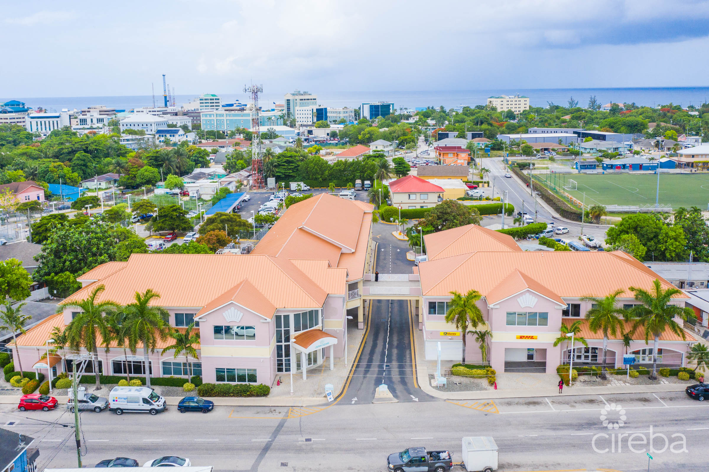CROWN SQUARE | 16 UNIT COMMERCIAL INVESTMENT OPPORTUNITY