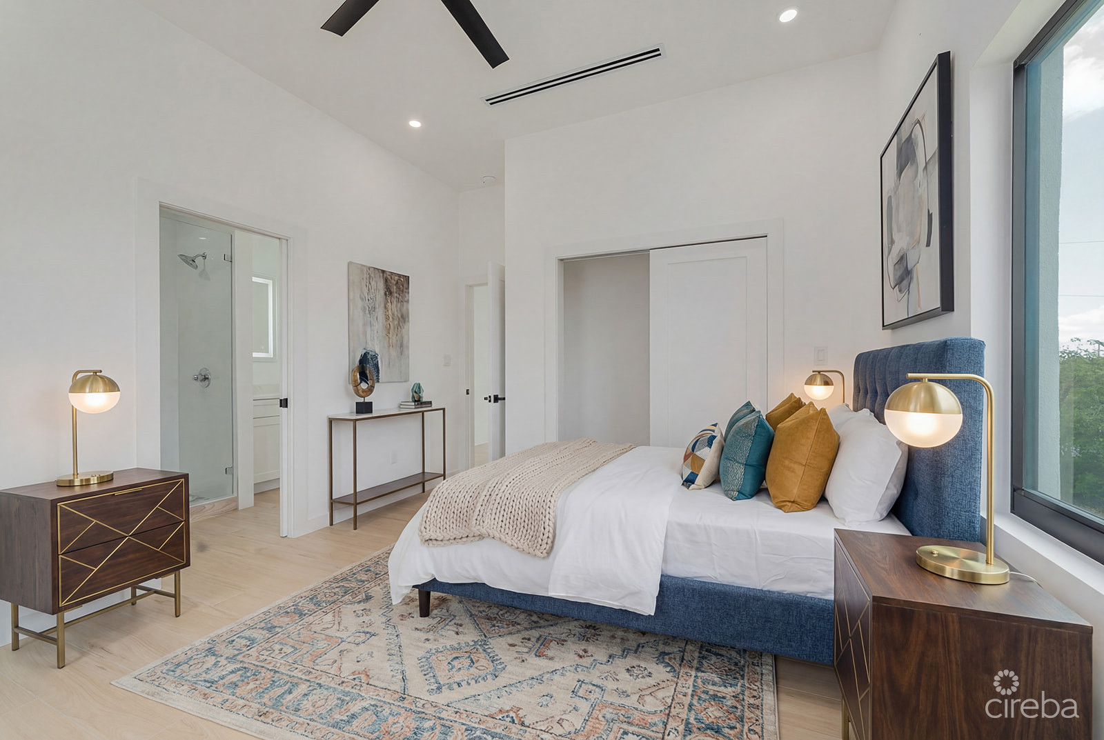 2 BEDROOM, 2.5 BATHROOM DUPLEX IN LOOKOUT GARDEN
