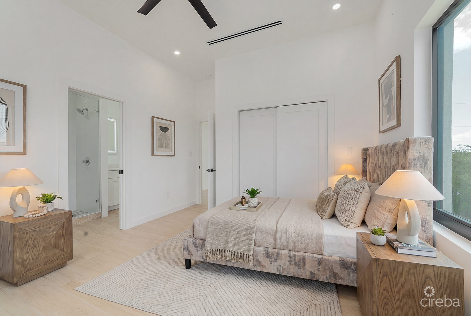 2 BEDROOM, 2.5 BATHROOM DUPLEX IN LOOKOUT GARDEN