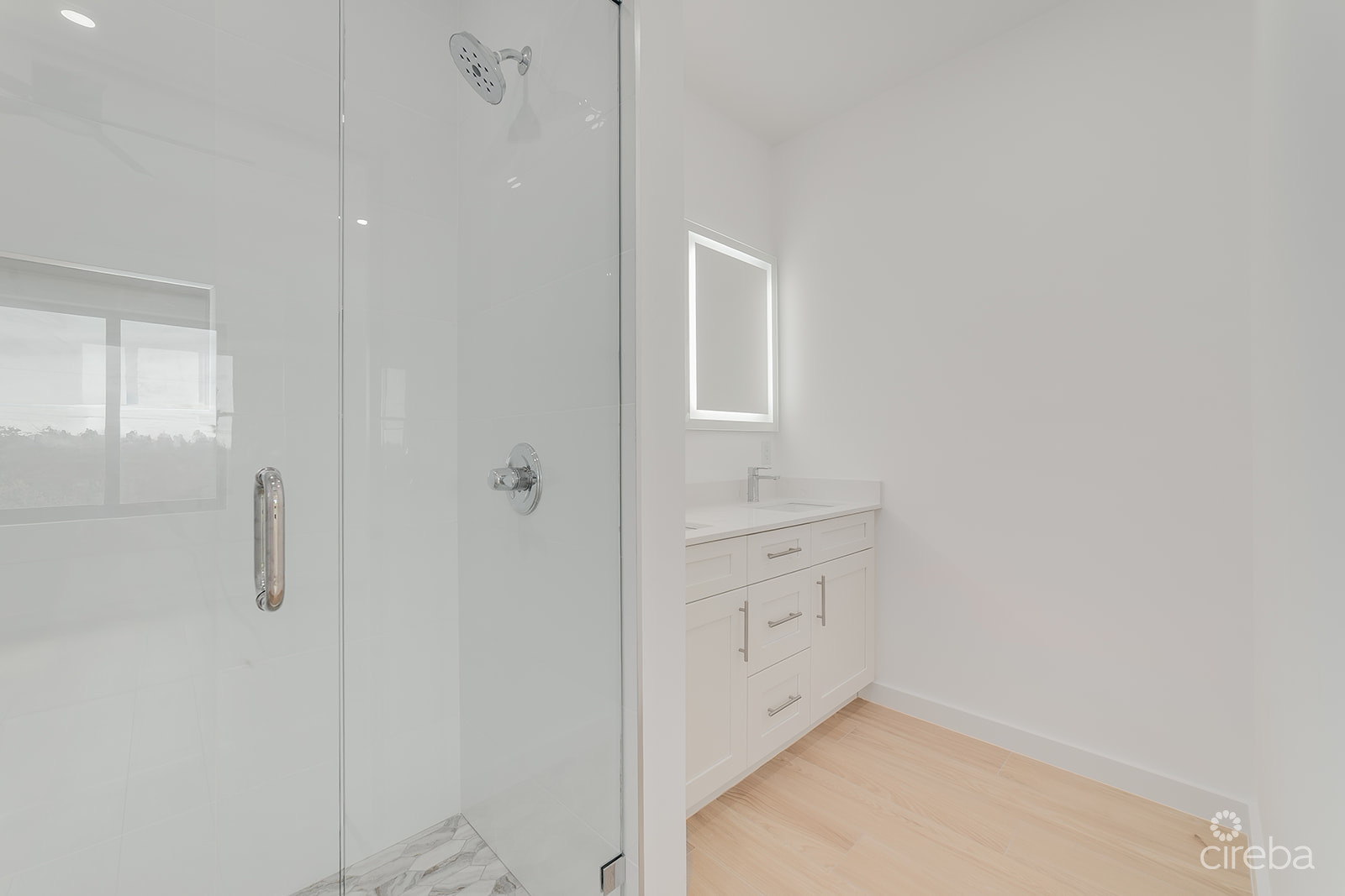 2 BEDROOM, 2.5 BATHROOM DUPLEX IN LOOKOUT GARDEN