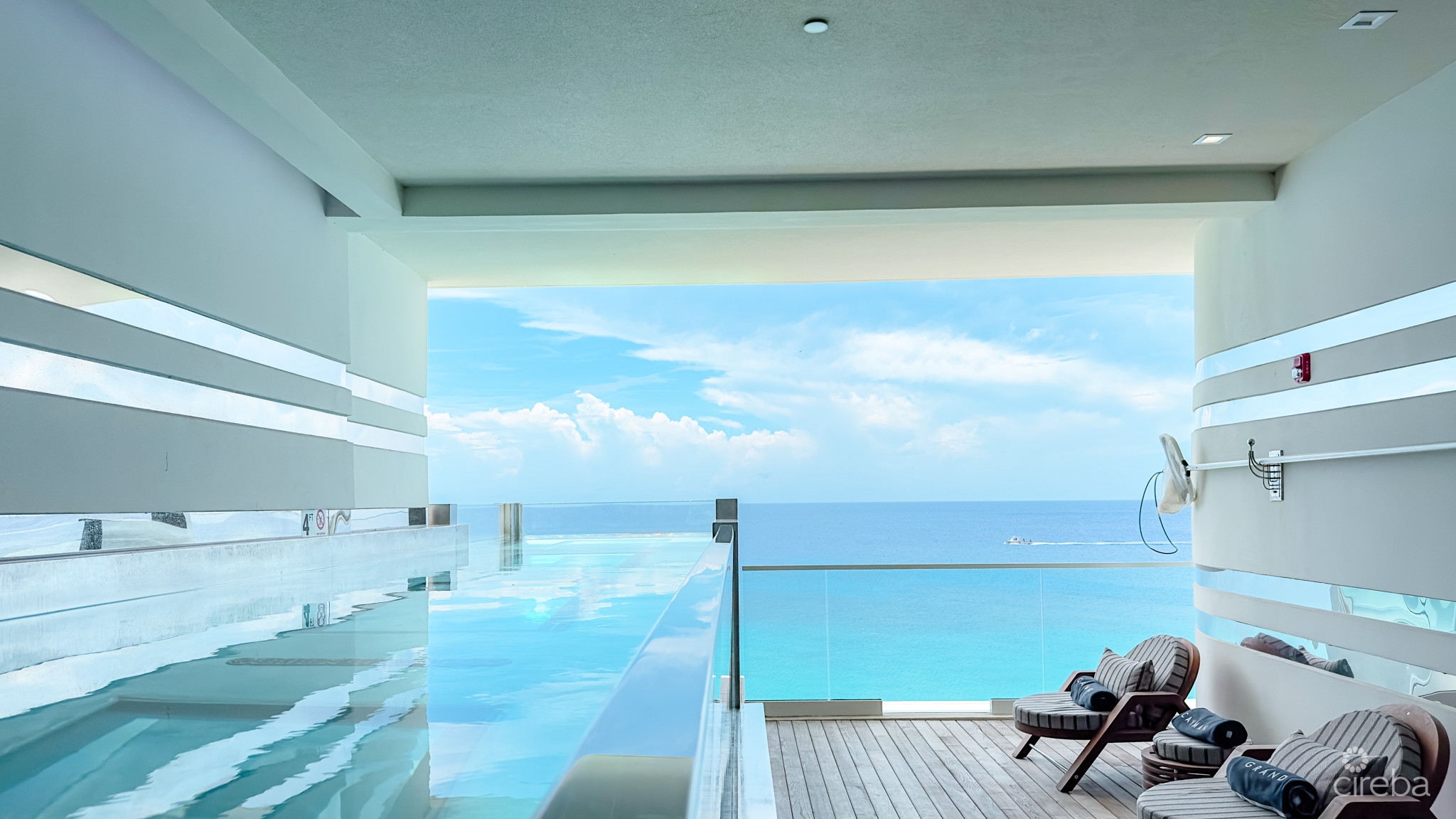 FIN 11 – OCEANFRONT CONDO