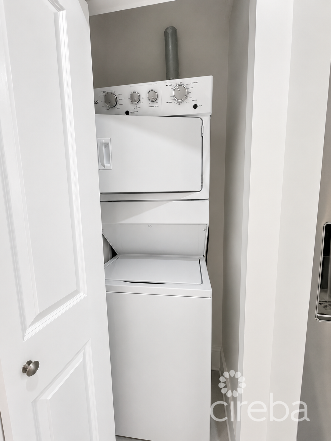 YARL 1BED/1BATH — FURNISHED