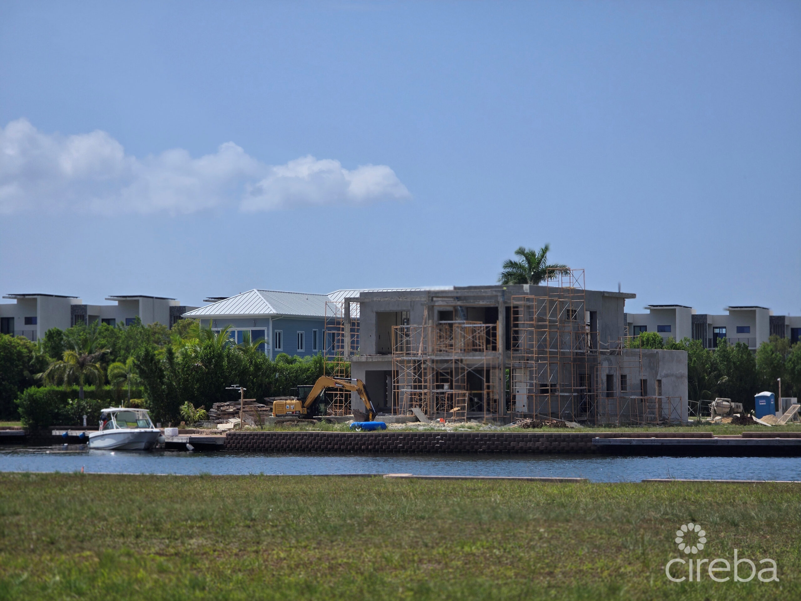HARBOUR REACH CANAL FRONT EXECUTIVE HOME