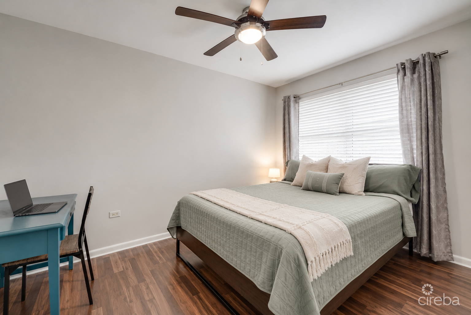 SUNRISE 3BED/2BATH–END UNIT–GROUND FLOOR