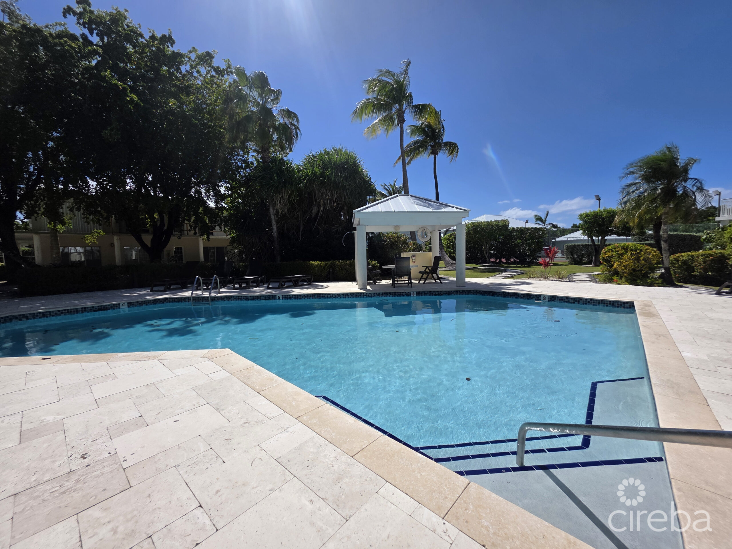SUNRISE 3BED/2BATH–END UNIT–GROUND FLOOR