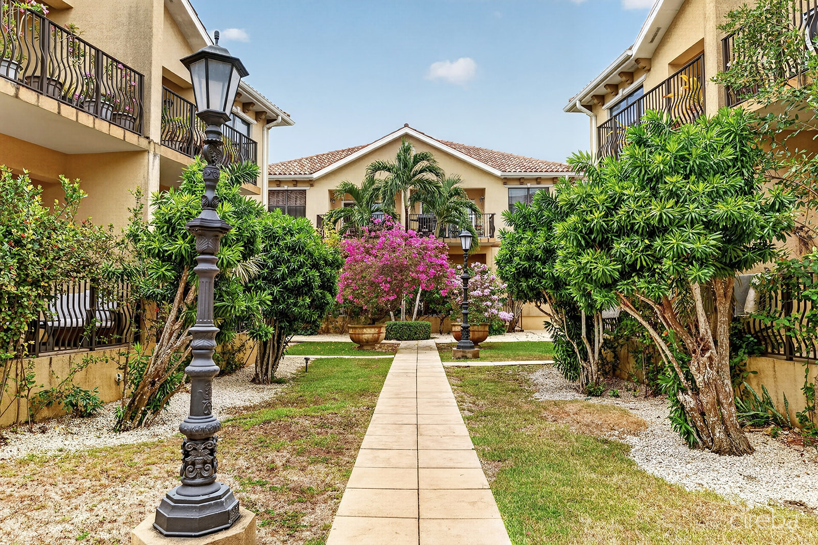 2 BEDROOM CONDO IN LANTERN POINT