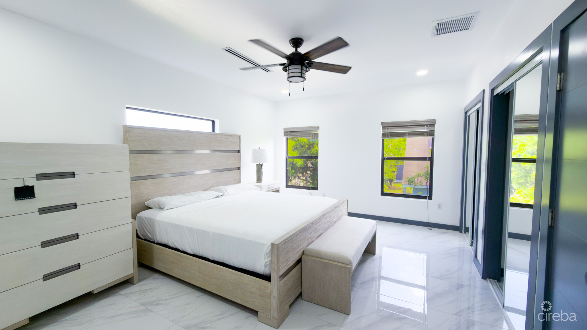 TROPHY CRESCENT 5-UNIT DEVELOPMENT