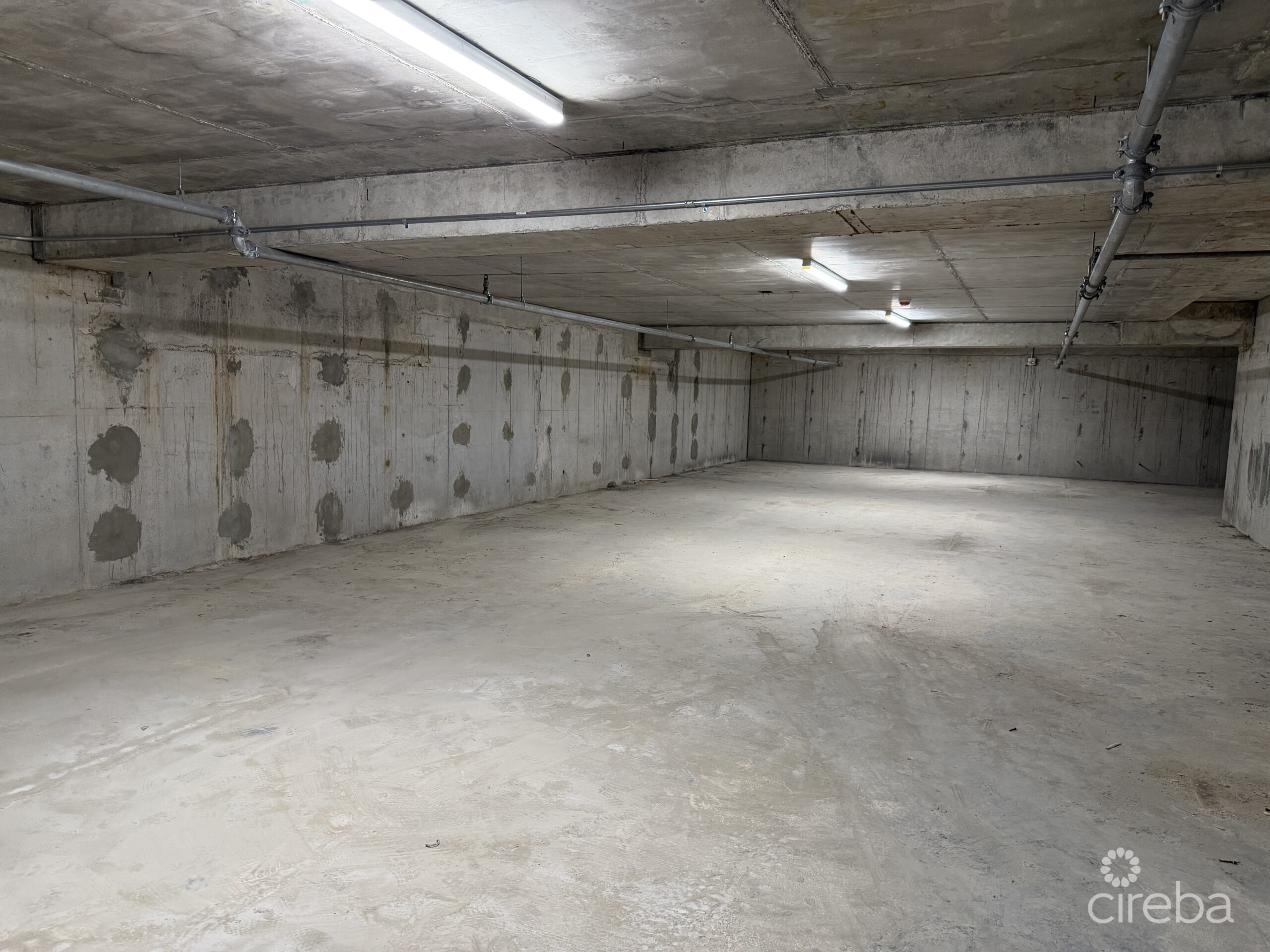 SUPERBLY LOCATED GROVE TOO STORAGE UNIT