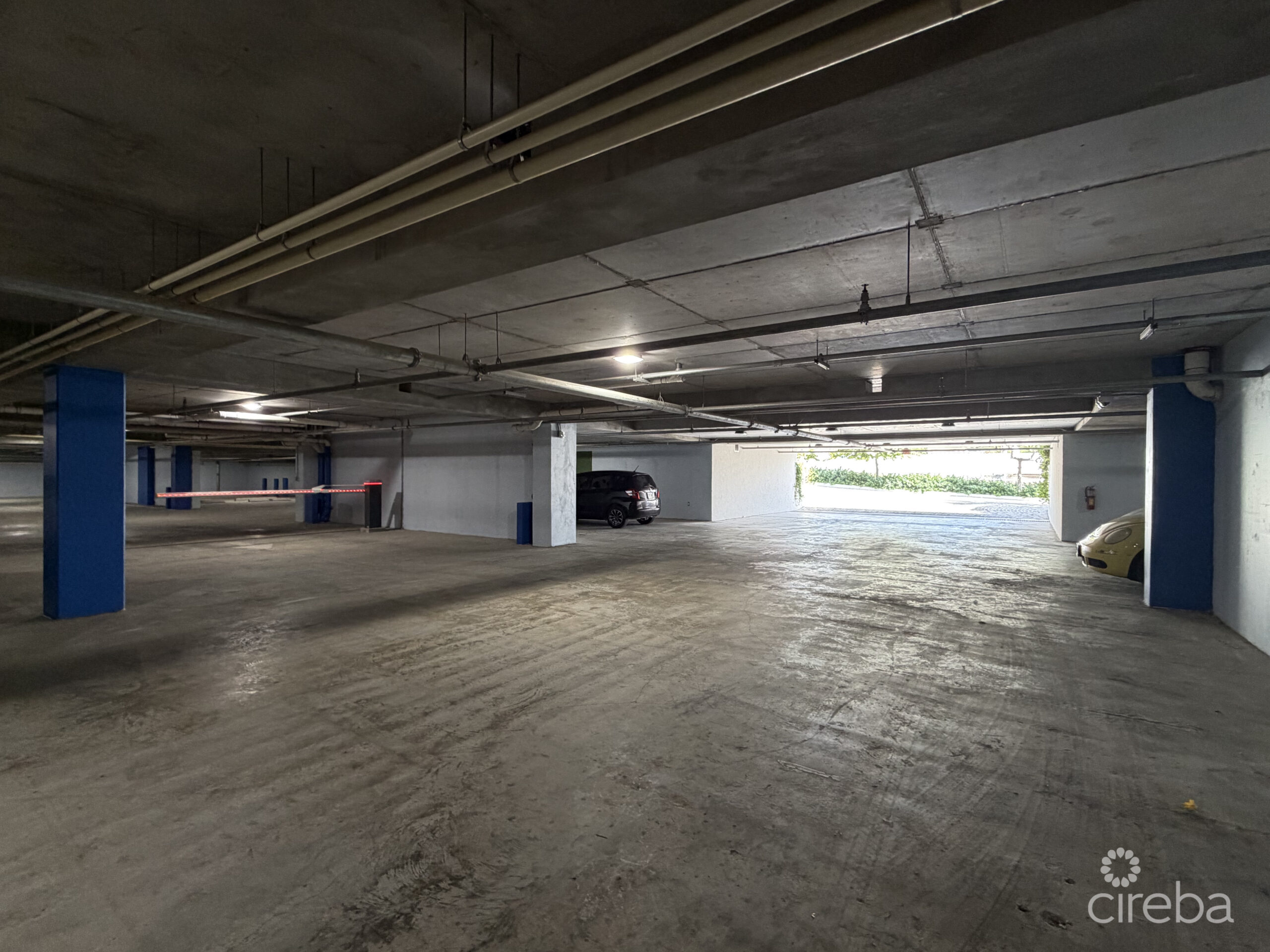 SUPERBLY LOCATED GROVE TOO STORAGE UNIT