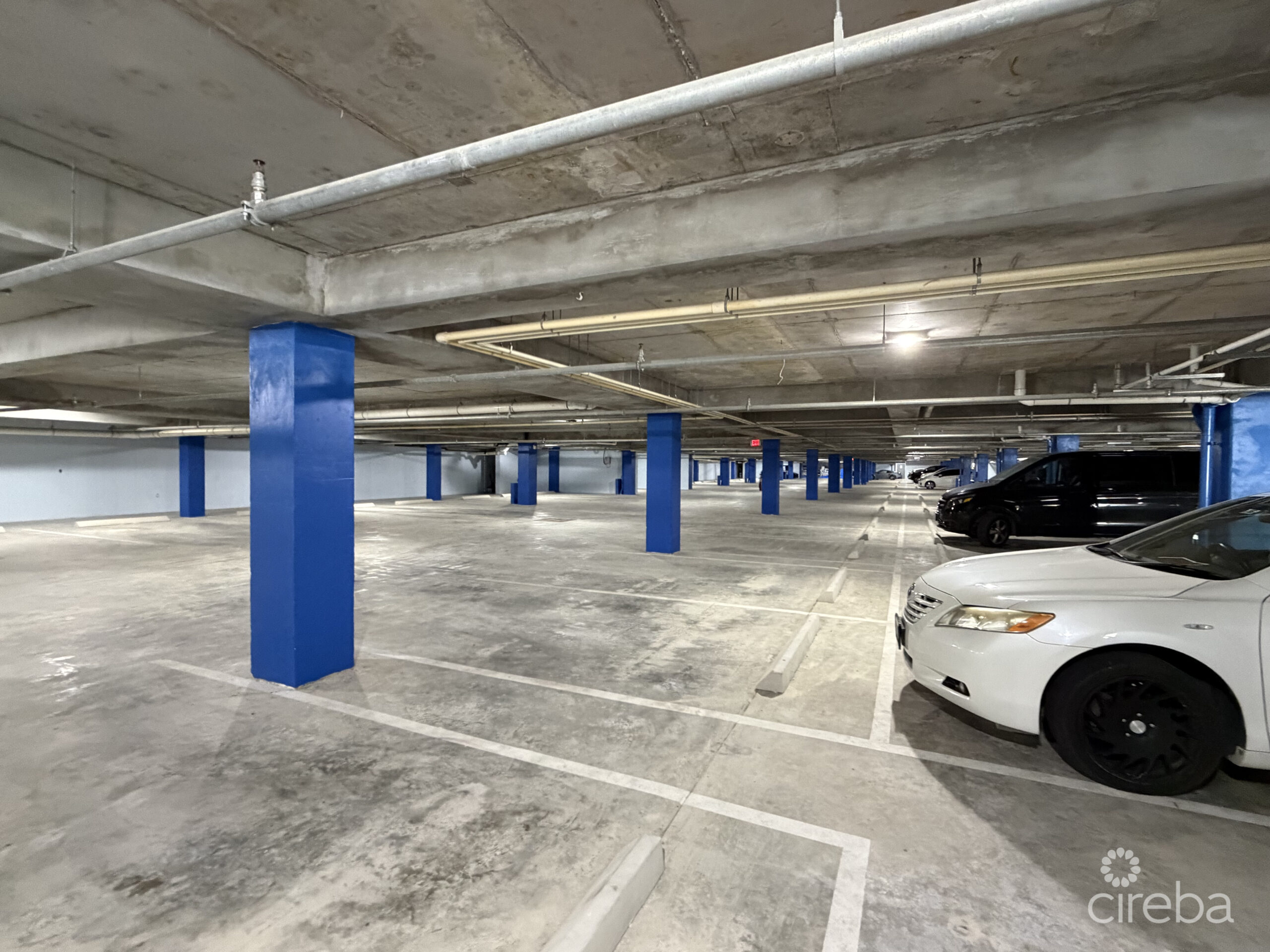 SUPERBLY LOCATED GROVE TOO STORAGE UNIT