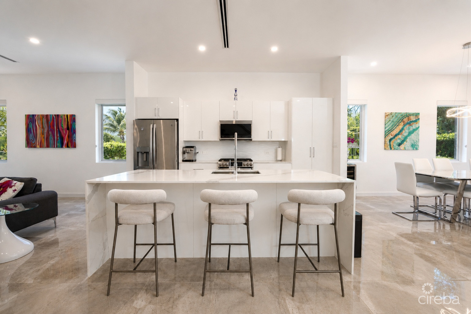 TWENTY40 #16 LUXURY CANALFRONT END UNIT TOWNHOME